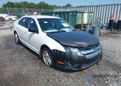 2010 Ford Fusion S из США, поврежденный, VIN 3FAHP0GAXAR222372